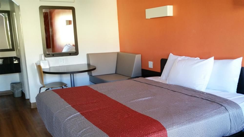 Motel 6-Blue Springs, Mo Buitenkant foto