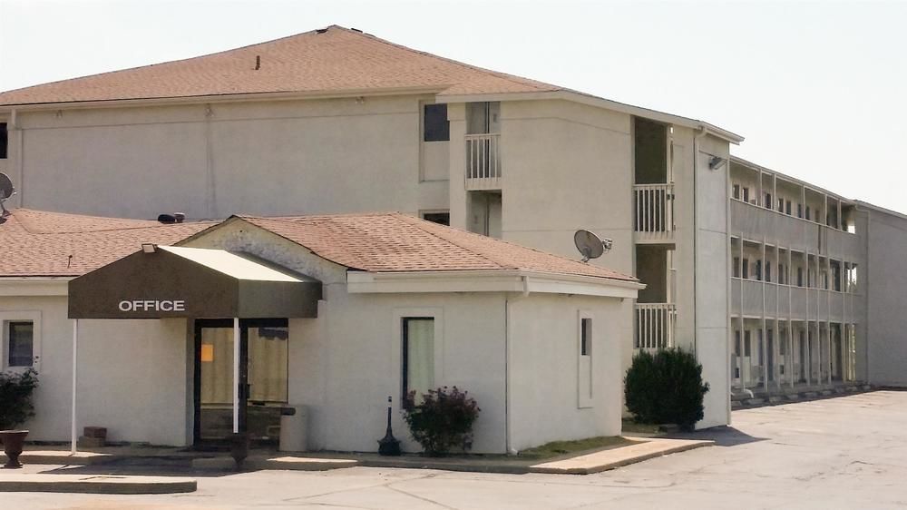 Motel 6-Blue Springs, Mo Buitenkant foto
