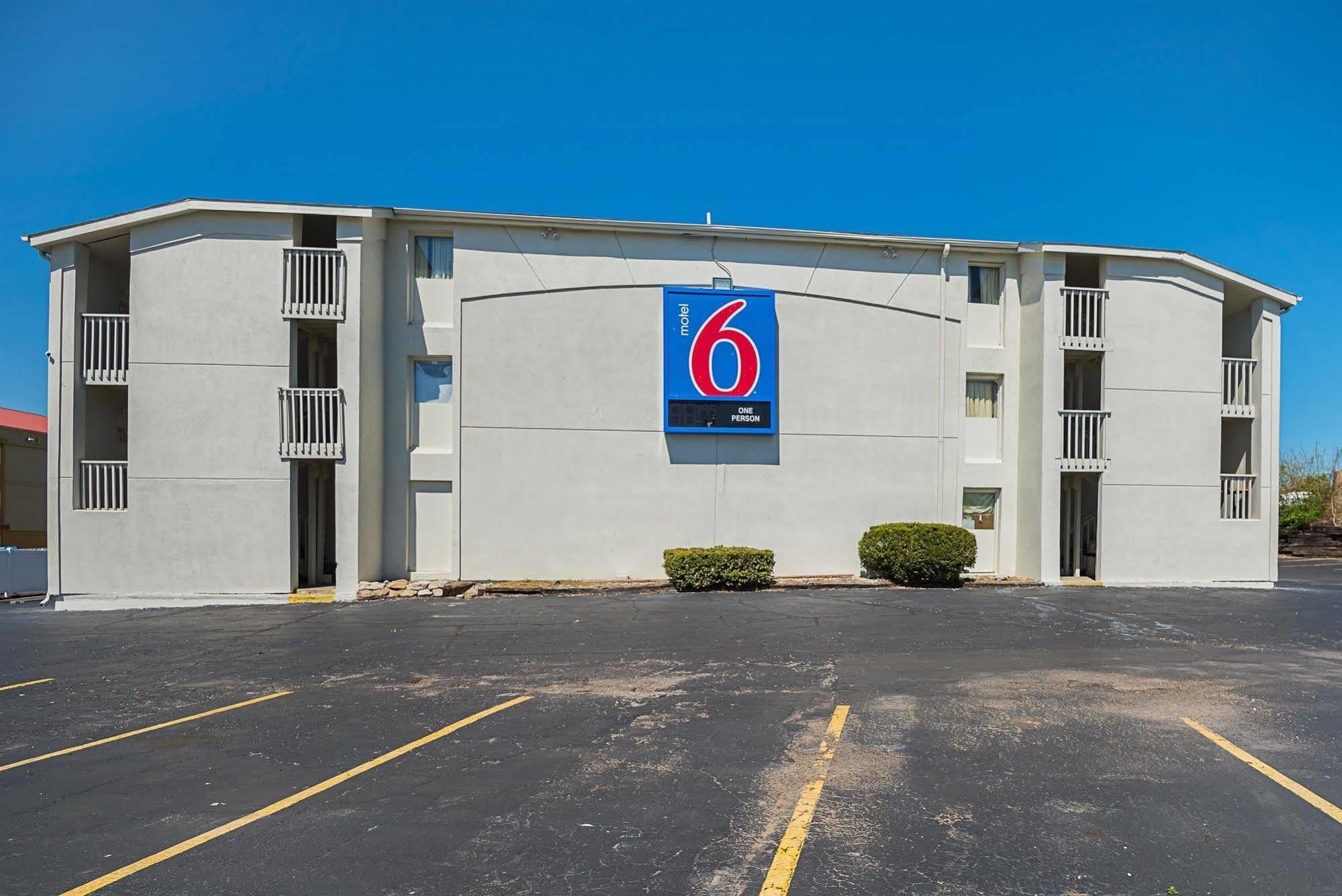 Motel 6-Blue Springs, Mo Buitenkant foto