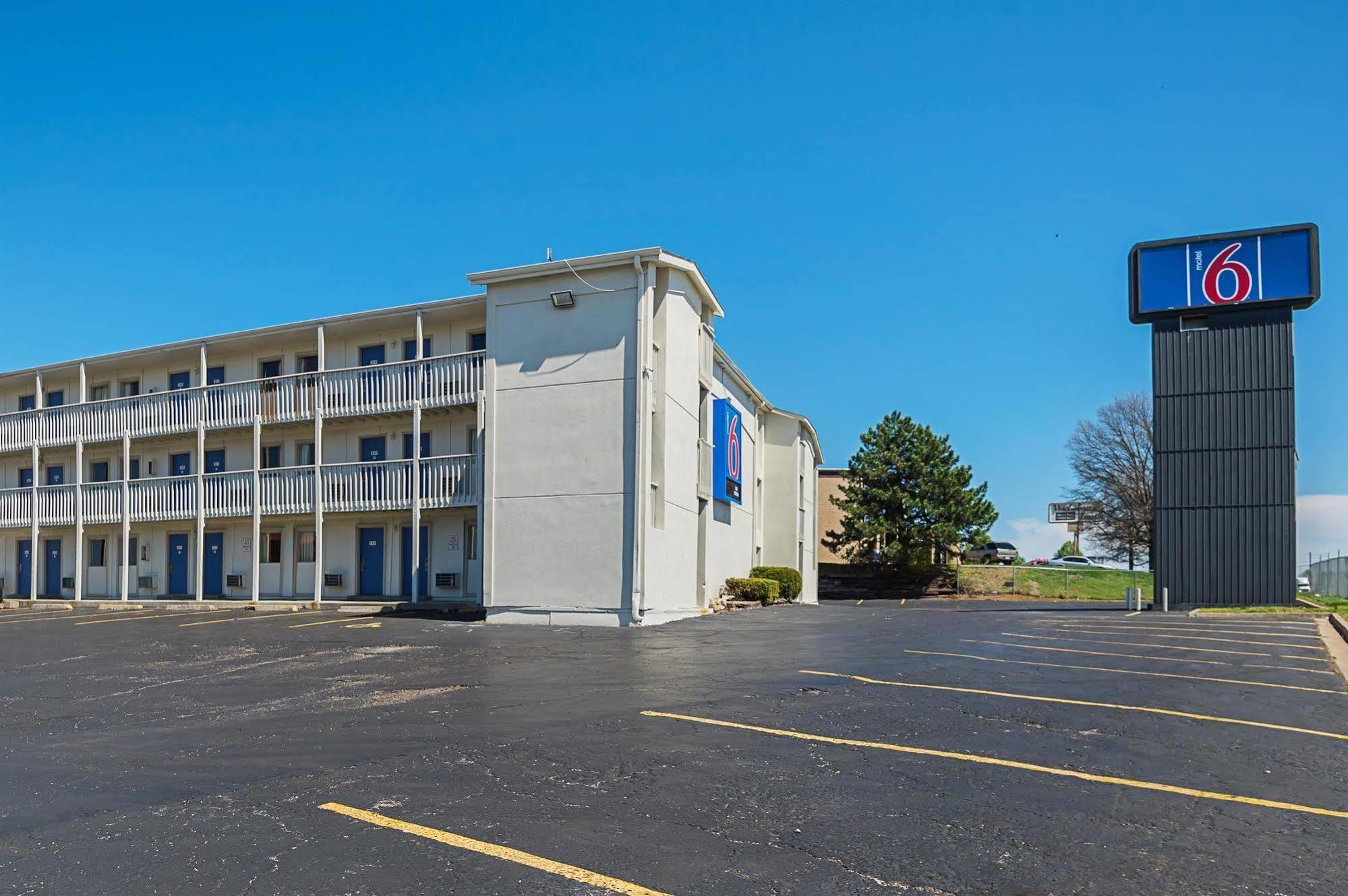 Motel 6-Blue Springs, Mo Buitenkant foto