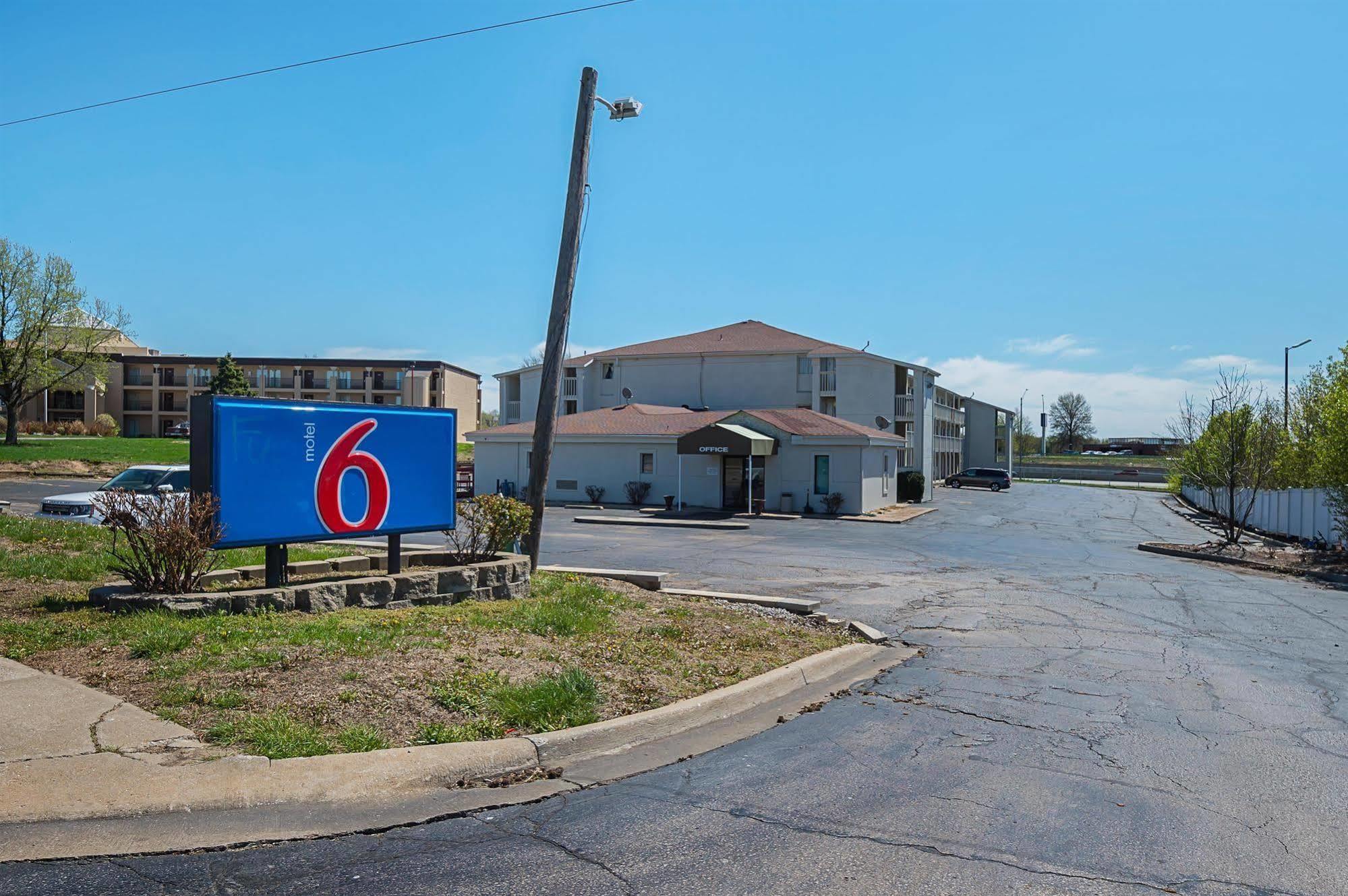 Motel 6-Blue Springs, Mo Buitenkant foto