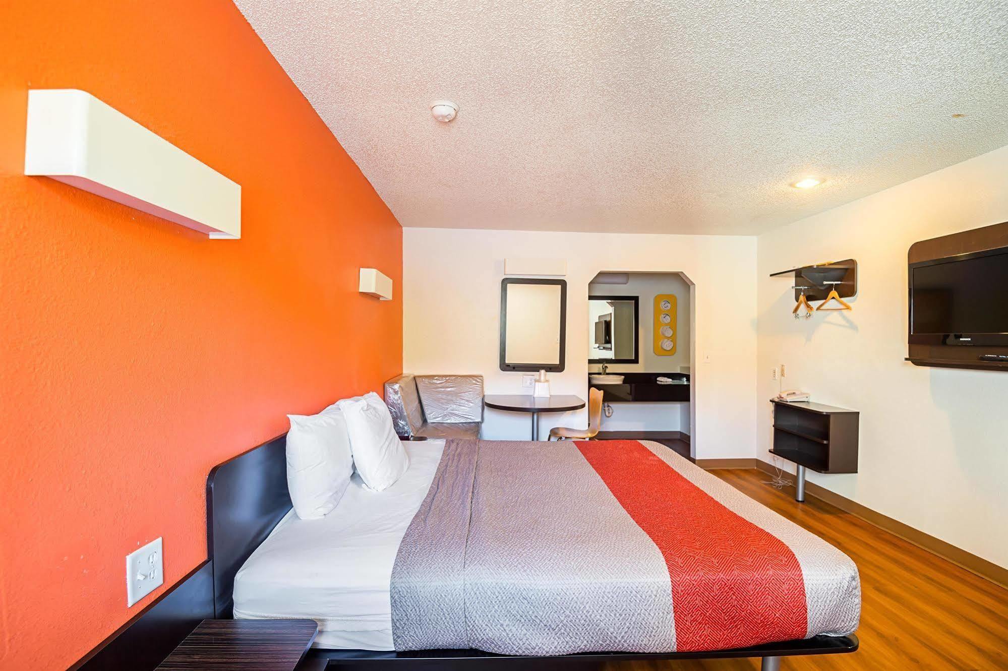 Motel 6-Blue Springs, Mo Buitenkant foto