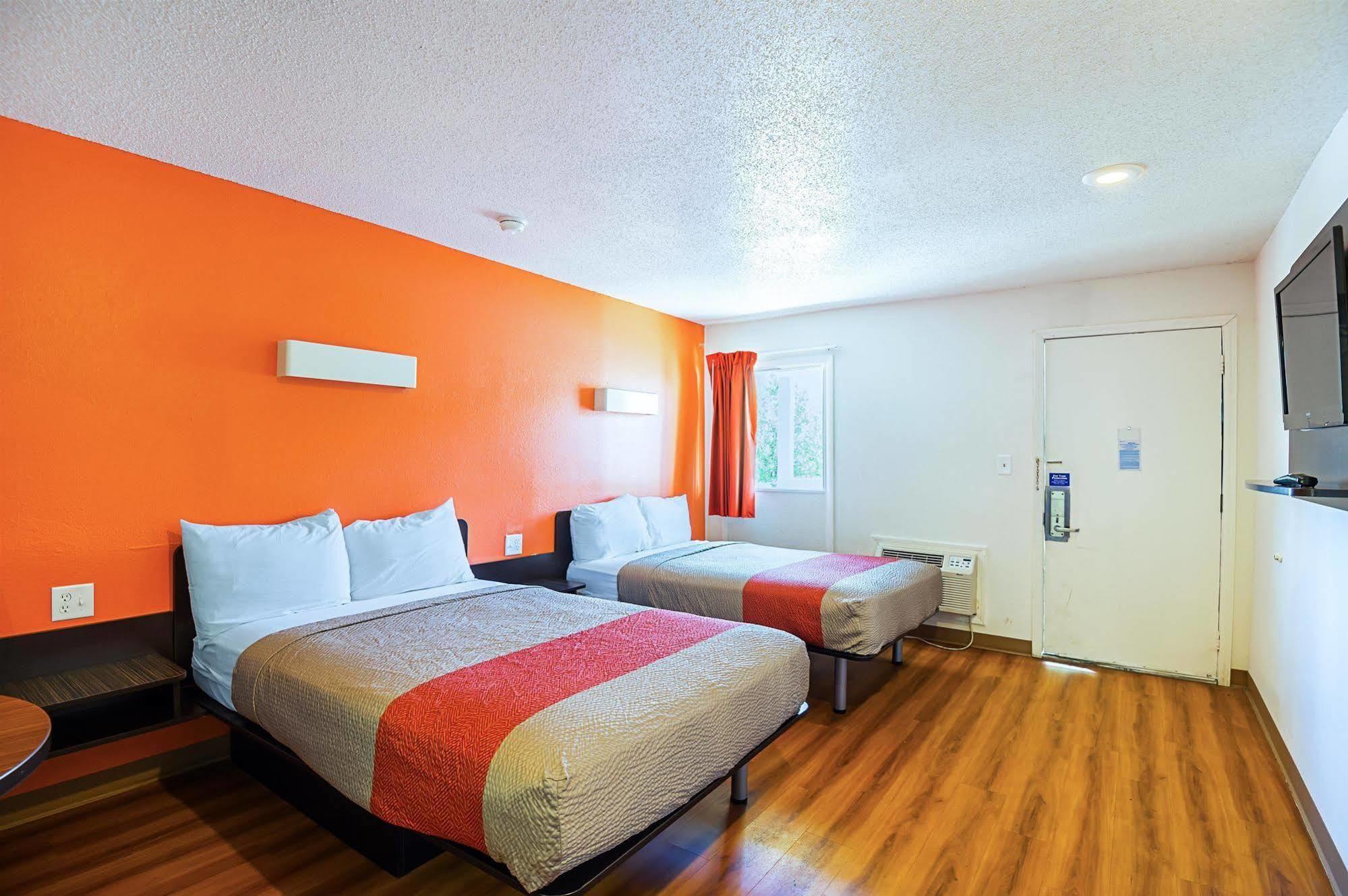 Motel 6-Blue Springs, Mo Buitenkant foto