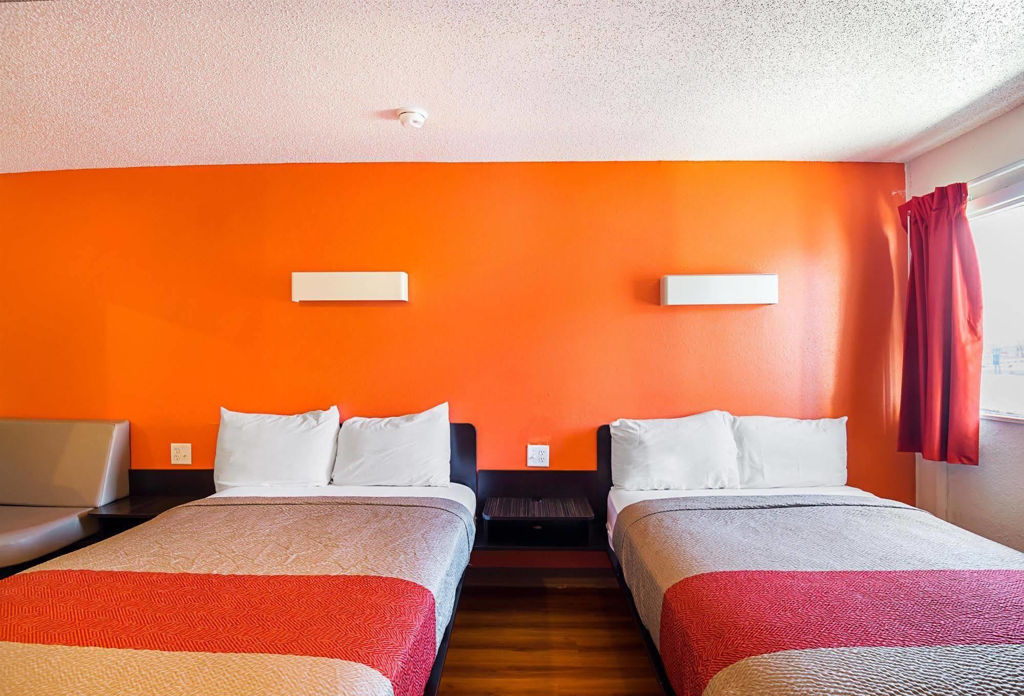 Motel 6-Blue Springs, Mo Buitenkant foto