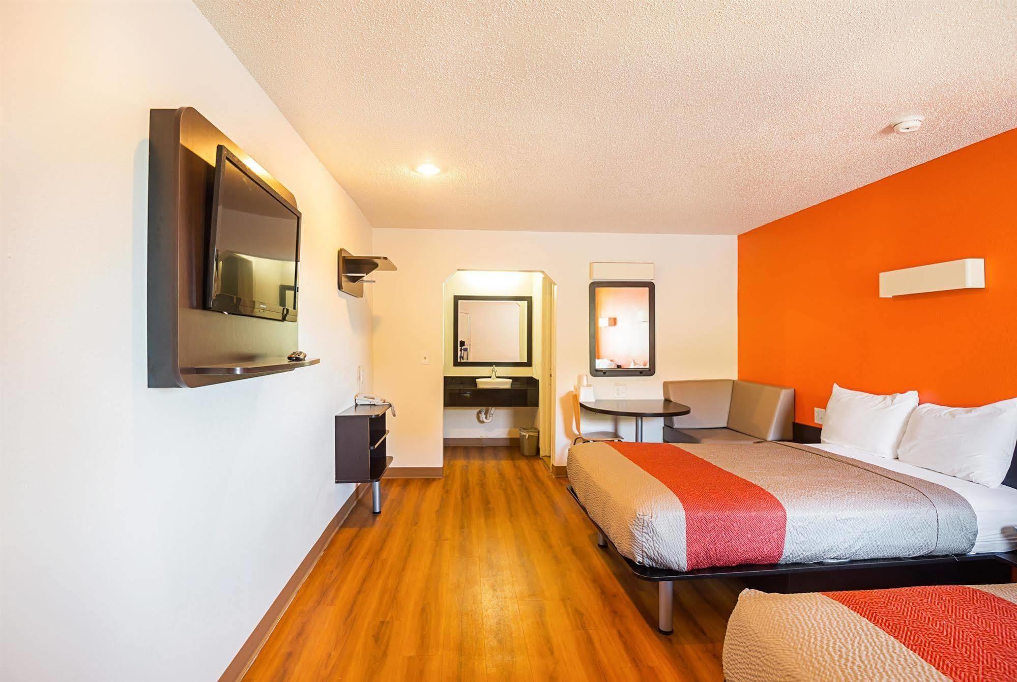 Motel 6-Blue Springs, Mo Buitenkant foto