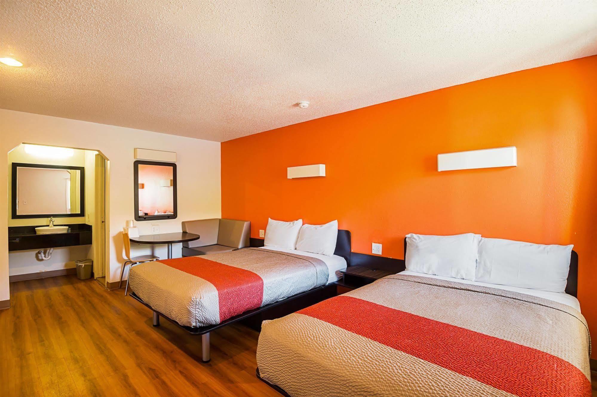 Motel 6-Blue Springs, Mo Buitenkant foto